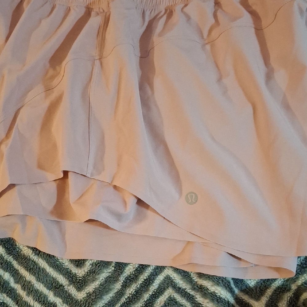 Lululemon Shake It Out High-Rise 2.5” Shorts Pink Pear XL - Picture 9 of 12